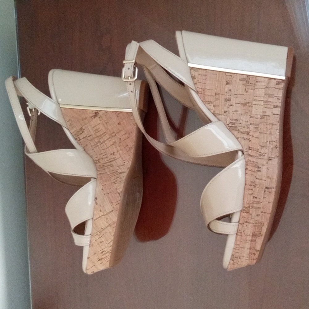 Shoes - Picture 5 of 6